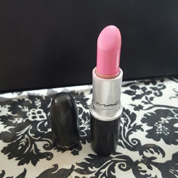 Mac pink Friday lipstick