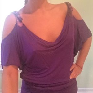 Blouse shoulders off