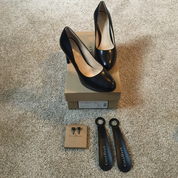 Cole Haan black Chelsea Pump.