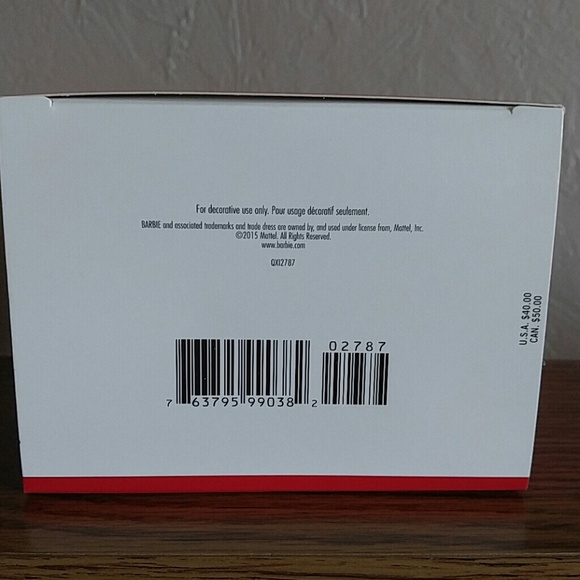 Hallmark 2015 Celebration Barbie Ornament Set - Picture 3 of 4