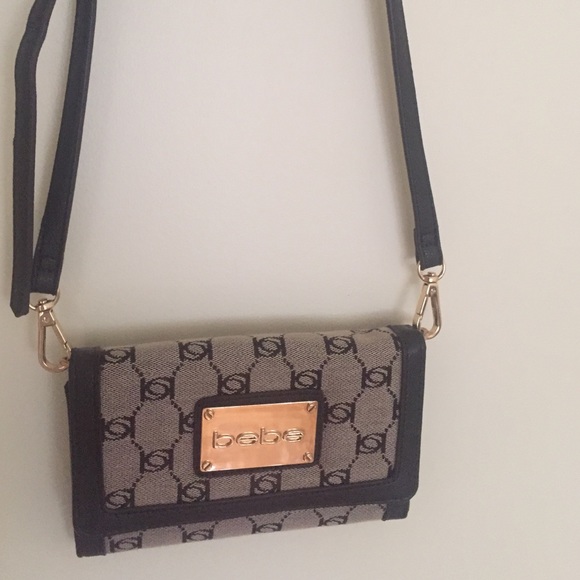 Bebe clutch