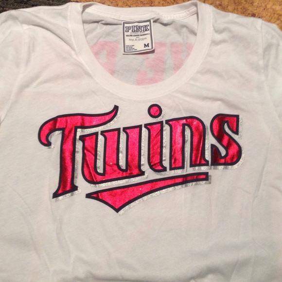 VS Minnesota Twins tshirt