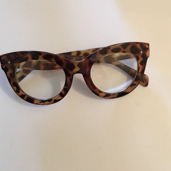 Leopard print glasses