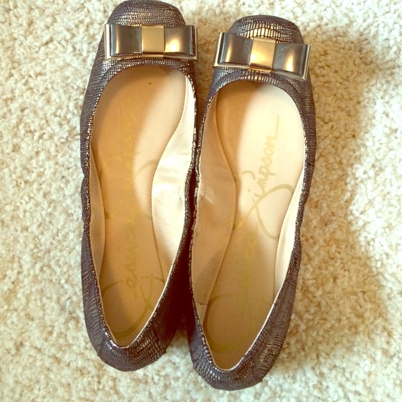Jessica Simpson flat with bow detail