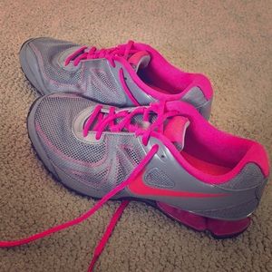 Nike REAX Run 7 Shoes. Size 9