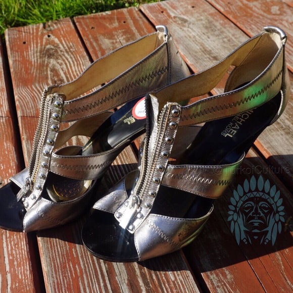 Michael Kors Berkley Silver Studded Leather Sandal - Picture 2 of 4