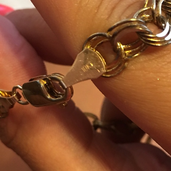 charm bracket