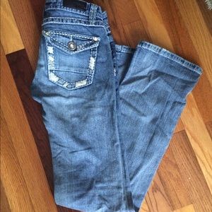 Buckle Leo Jeans