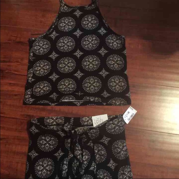 ❗️ISO ❗️👀 LLD Medallion Wrap Set