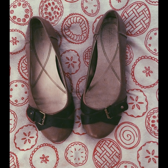 NEW! Sweet as pie flats - Picture 1 of 2