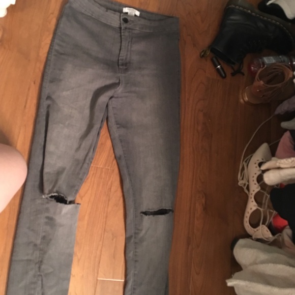 Skinny jeans with rips gray