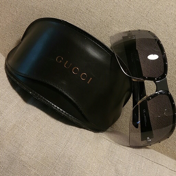 Gucci Accessories - Gucci Authentic.