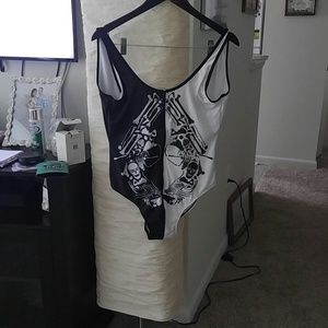 HOT TOPIC Skull gun One swimsuit