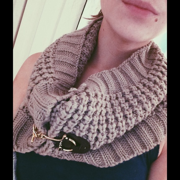 NEW! Rein it in scarf