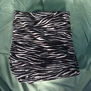 Zebra throw blanket