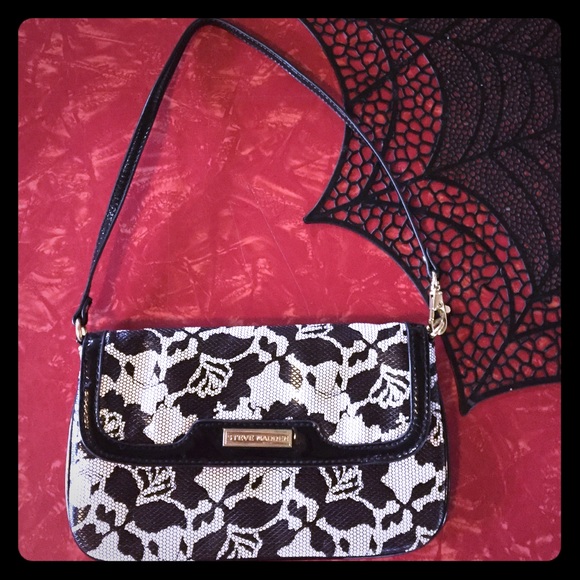 🍒Steve Madden🍒Floral Lace Wristlet