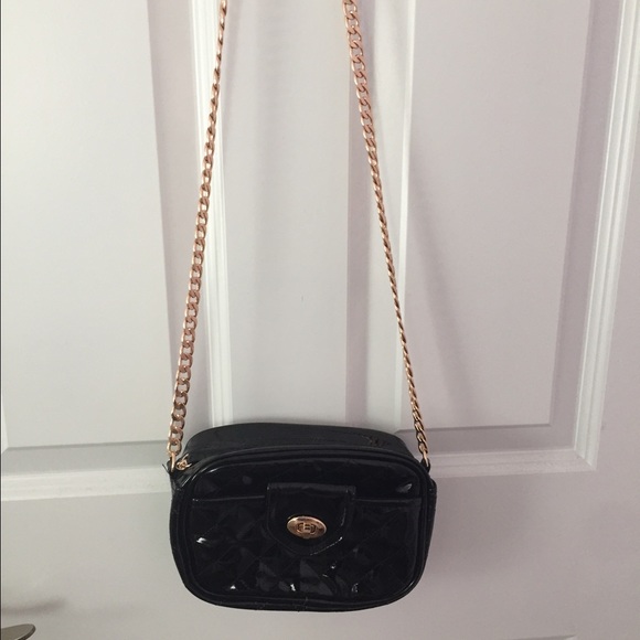 Small Black Purse W/ Gold Chain