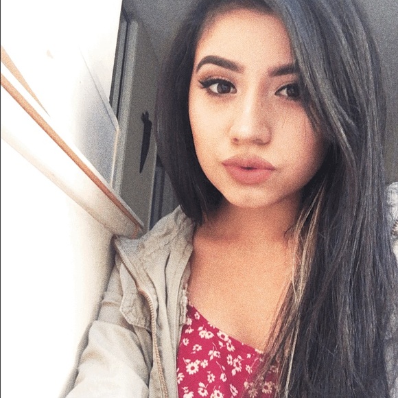 Meet your Posher, Karina