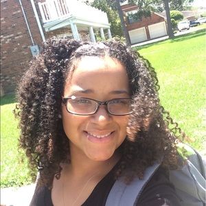 Meet your Posher, Danielle