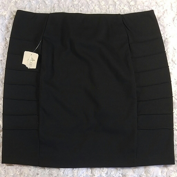 Forever 21 Black Bandage Skirt - Picture 2 of 4