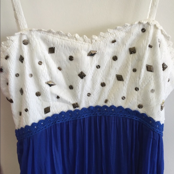 Dress - Picture 3 of 4