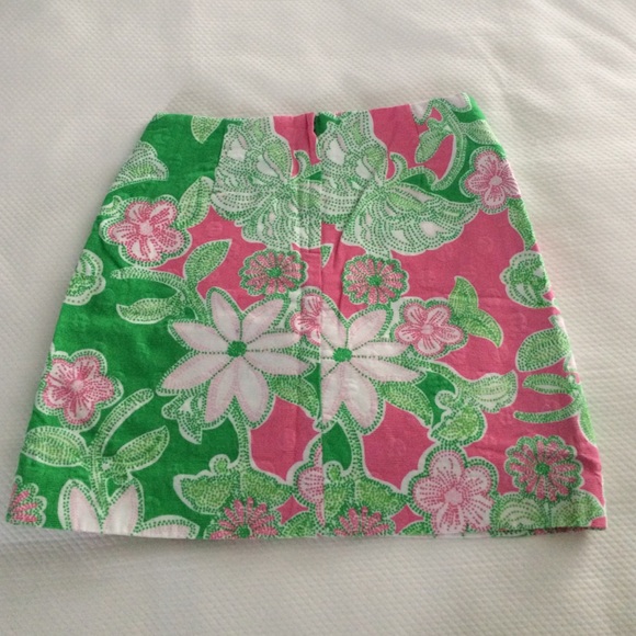 Lilly Pulitzer A-line Skirt, Size 4. - Picture 2 of 2