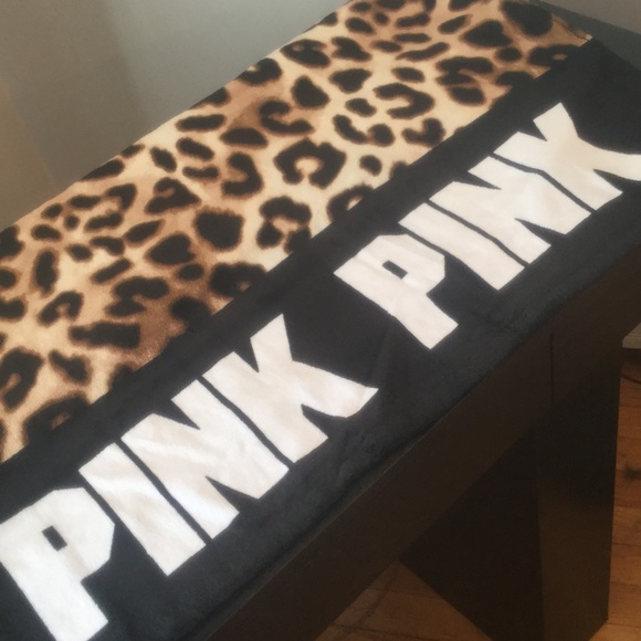 BNWOT VS PINK BEACH ACCESSORIES - Picture 2 of 4