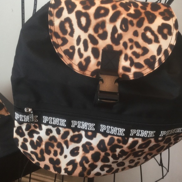 BNWOT VS PINK BEACH ACCESSORIES - Picture 3 of 4
