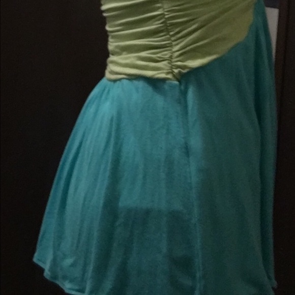 Boutique halter very unique and stunning. NWOT - Picture 4 of 4