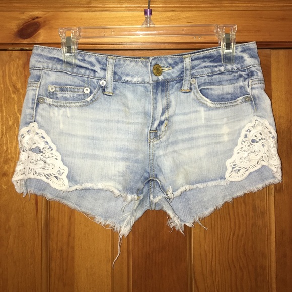 American Eagle light wash jean shorts