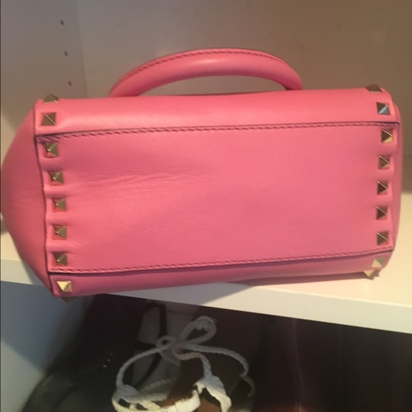 🚫sold🚫 Valentino rockstud pink small hang bag - Picture 3 of 4