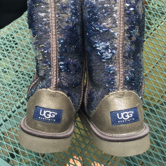 silver uggs size 9 silver uggs size 9