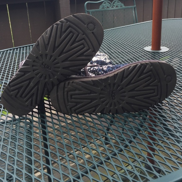 silver uggs size 9 silver uggs size 9