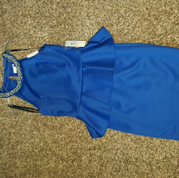 Dress - Picture 3 of 4