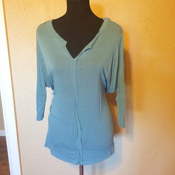 Loose fit layering top