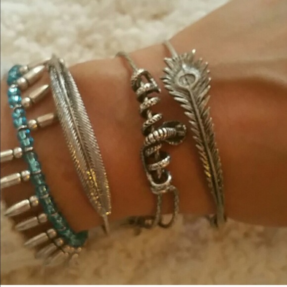 ❌SOLD❌💕Silver Quill Feather💕 - Picture 2 of 3