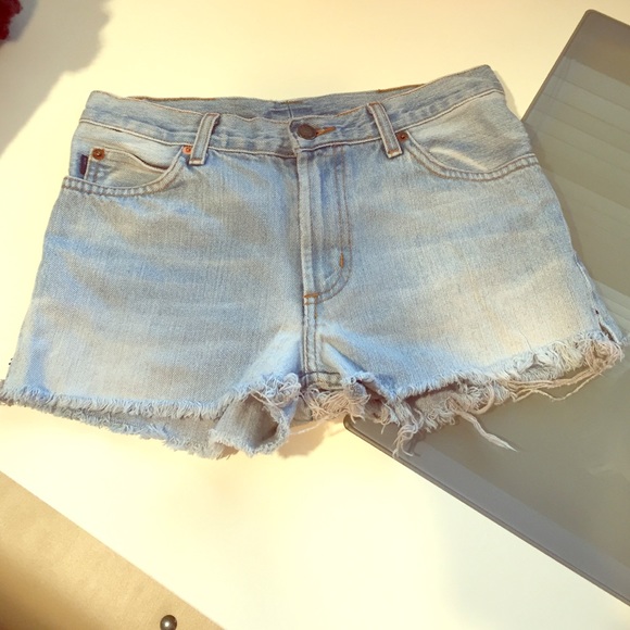 HIGH WAISTED DENIM SHORTS