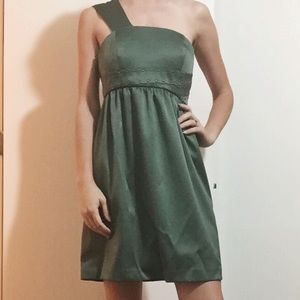 Kensie One-Shoulder Silk Dress in Emerald