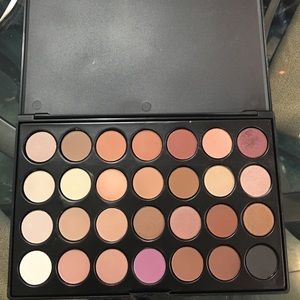 Eyeshadow pallet