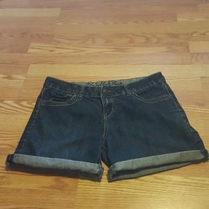Medium wash jean shorts