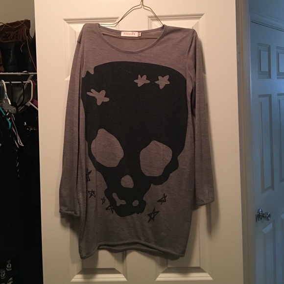 Long sleeve skull tunic