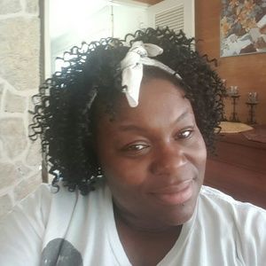 Meet your Posher, Colynthia