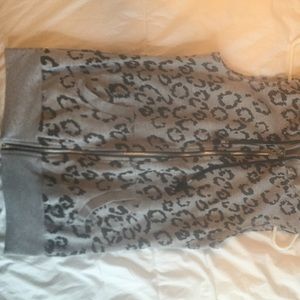 Grey leopard print zip up vest