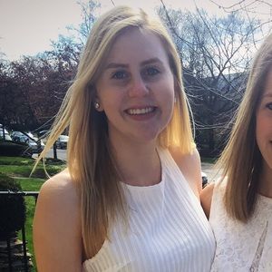 Meet your Posher, Courtney