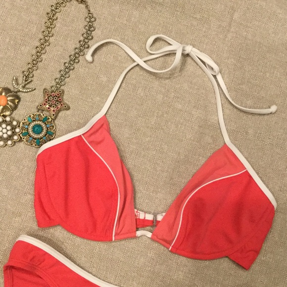 🇺🇸SALE NWOT. Victoria Secret bikini ensemble - Picture 3 of 4