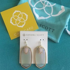 Kendra Scott Danielle iridescent earrings!