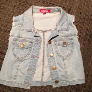 Cropped denim vest