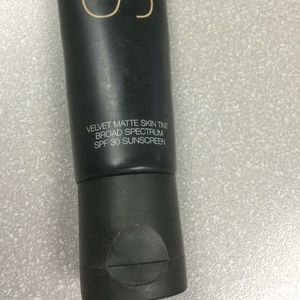 Nars Velvet Matte Skin Tint