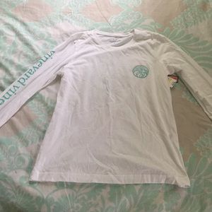 New with tags long sleeve vineyard vines t shirt.