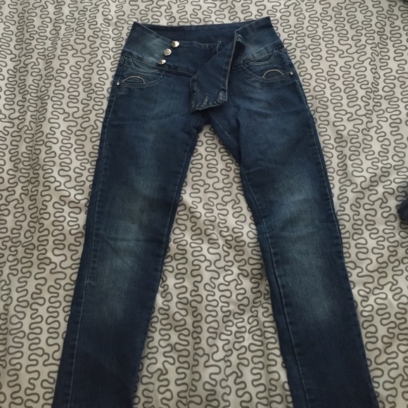 Butt lift brazilian jeans